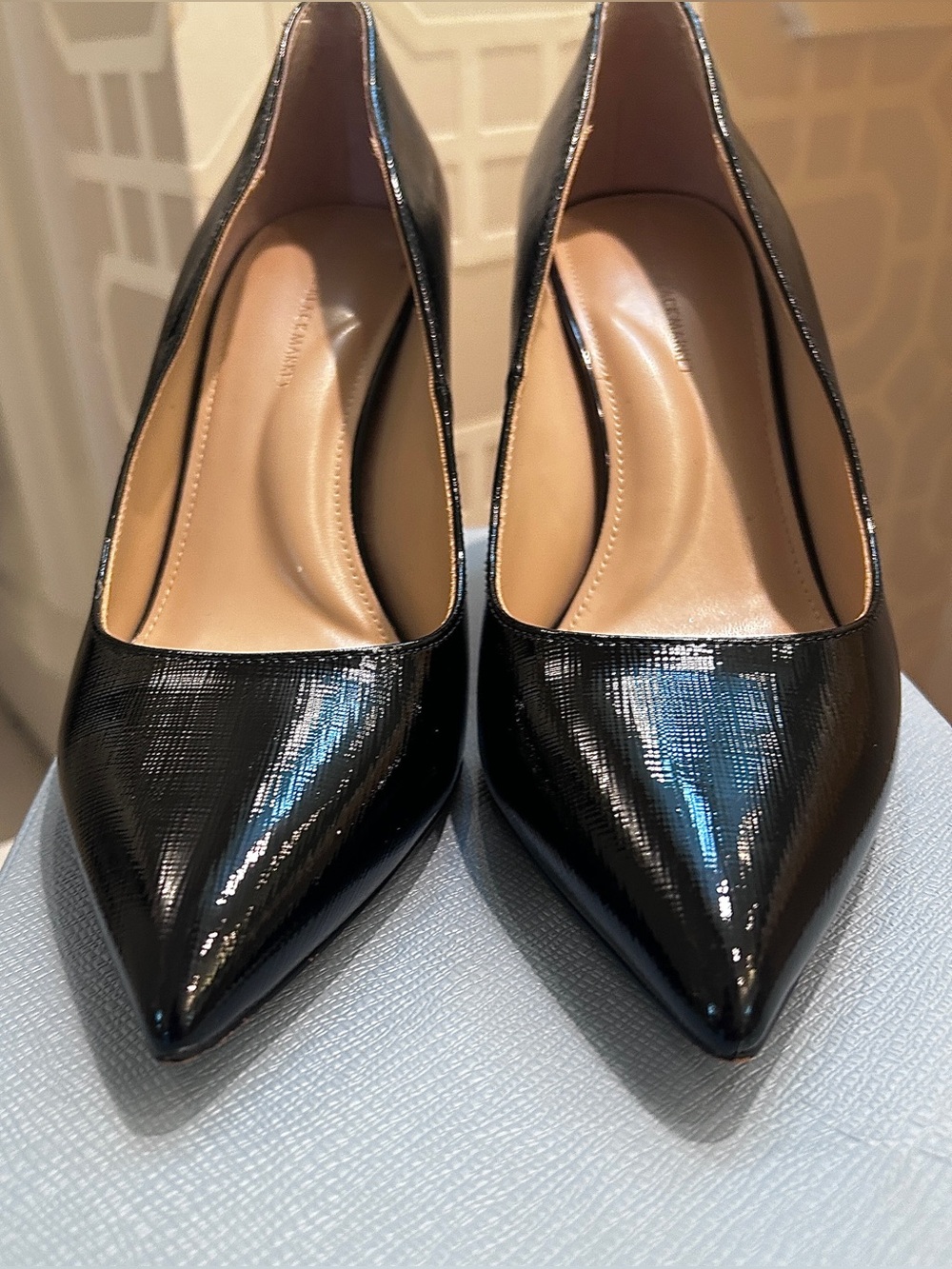 White House Black Market WHBM Saffanio  Patent Leather Pumps 
 8.5 M
Like New